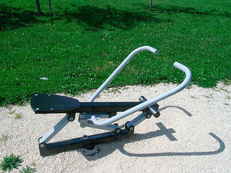 rowing machine with two handlebars on grass
